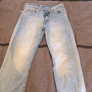 Levi's high rise cropped jeans